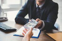 Személyi kölcsön felvételekor mire érdemes figyelni?