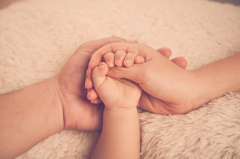 Babaváró hitel felvétele előtt állsz? Mutatjuk, milyen eltérésekre számíthatsz a bankok között!