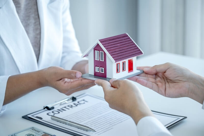 Hagyományos, vagy fogyasztóbarát lakásbiztosítás: melyik éri meg jobban?