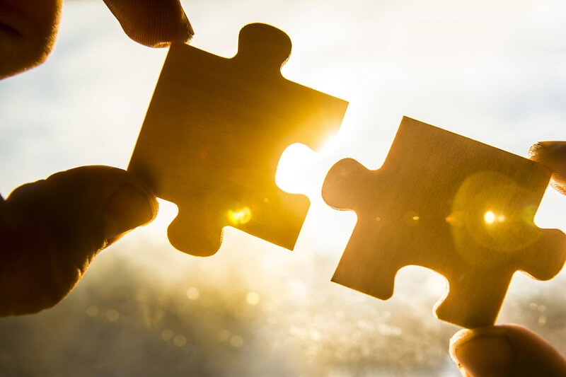 Májusban egyesül az MKB Bank és a Takarékbank