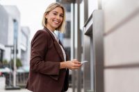 Készpénzfelvétel díja: trükkök, amikkel spórolhatsz a banki díjakon