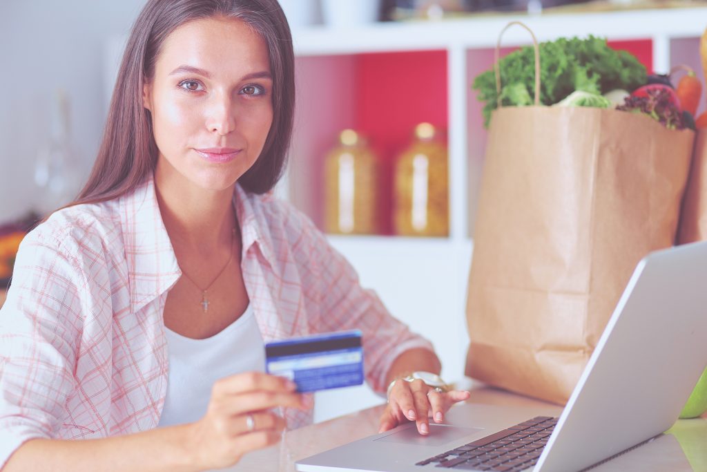 Hitelkártyák: el vagyunk maradva a Nyugattól