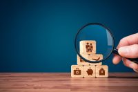 Életbiztosítás vagy megtakarítás? A dilemma, ami hosszú távra szól